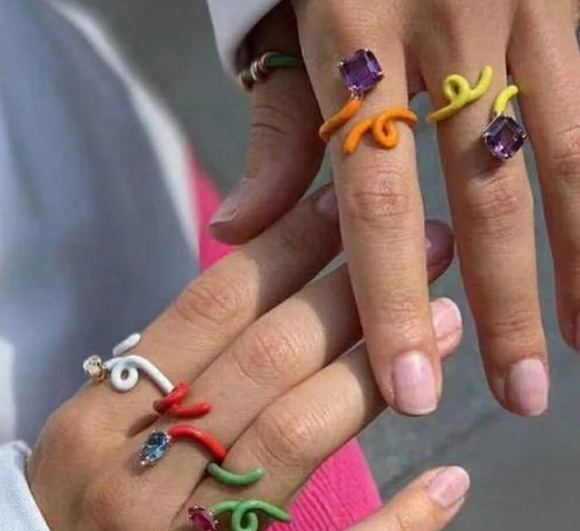 Seen in the jewelry cases of your finest department stores. . .without the price - Picture 5 of 7